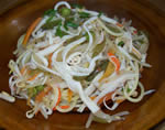 Spaghetti saltati con verdure e aglio Nira