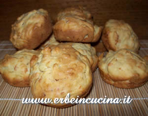 Muffin al formaggio e carvi